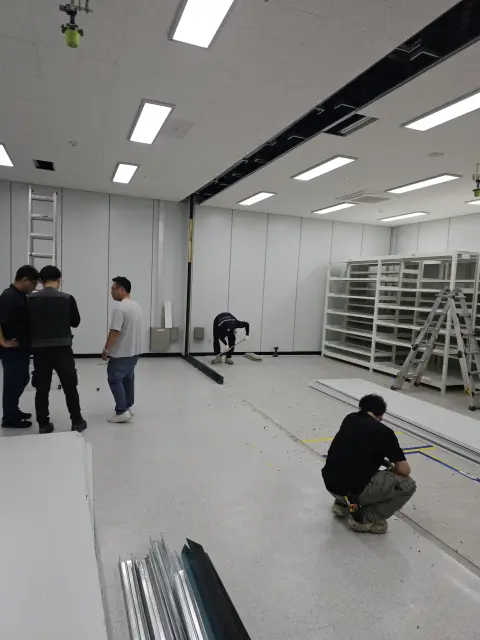 상가원상복구 — 공장 내부 SGP 판넬 철거 작업 현장